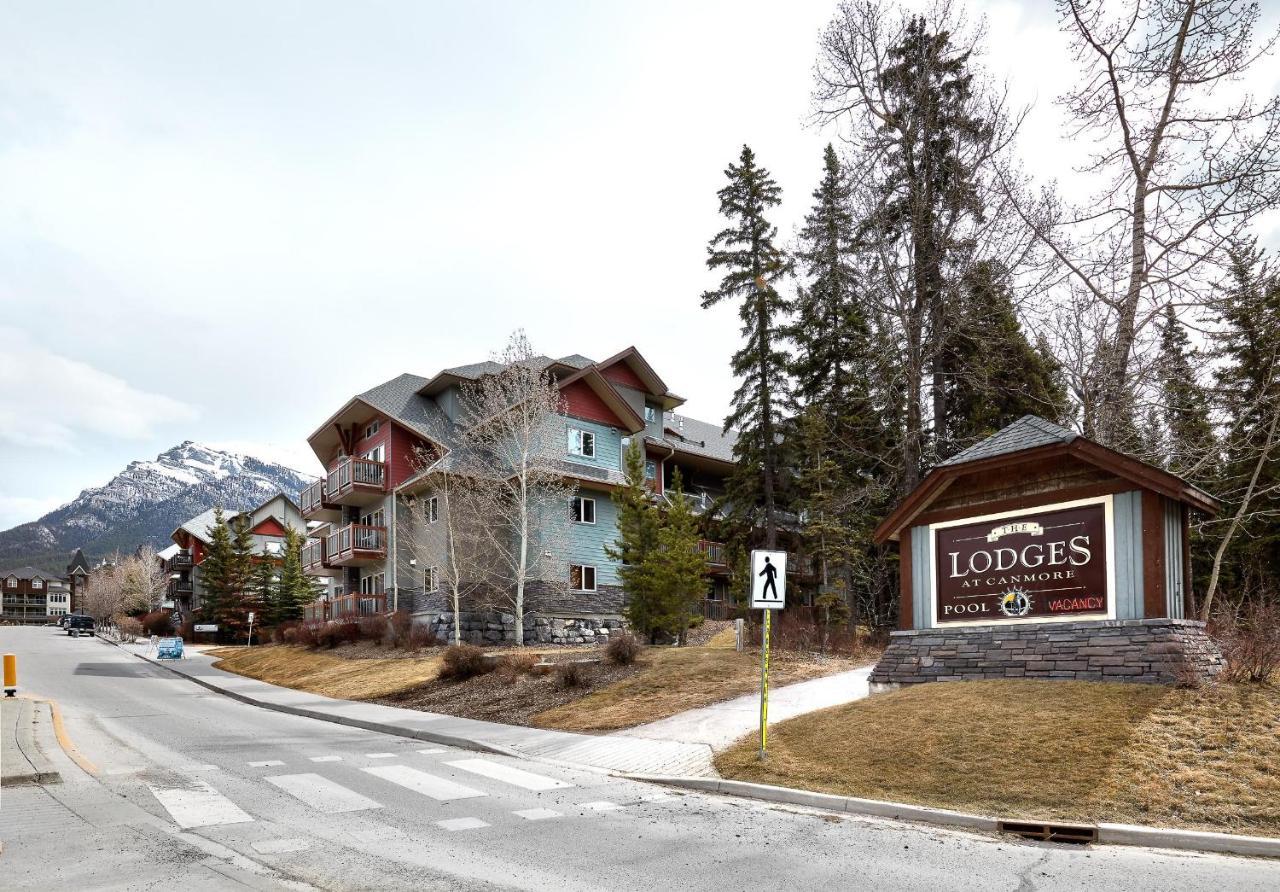Newly Renovated Grizzly Lodge, Spacious 3Br 2Ba With Open Pool, Hot Tub Canmore Exterior foto